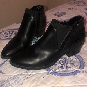 Vera Wang booties